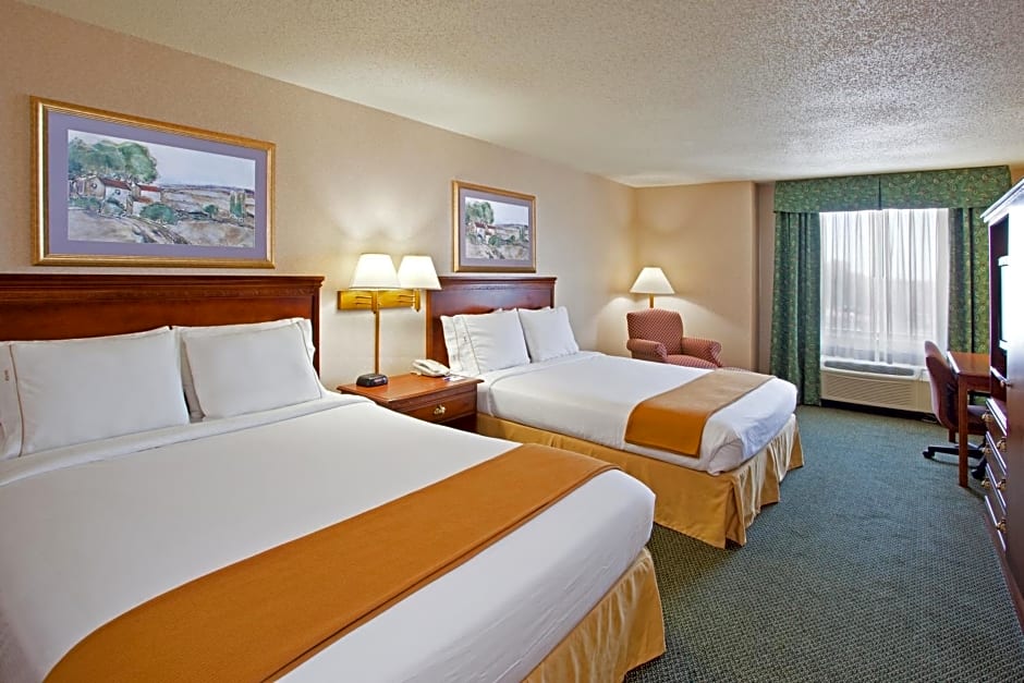 Holiday Inn Express and Suites Pittsburgh West Mifflin
