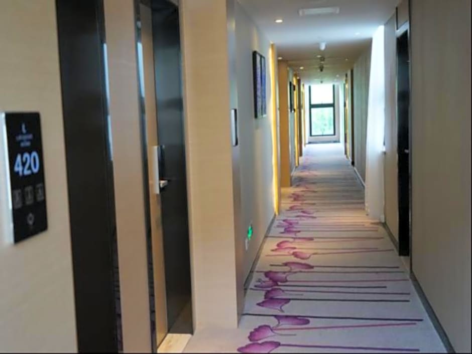 Lavande Hotel Shenzhen Baoan Haiya Binfen City Branch