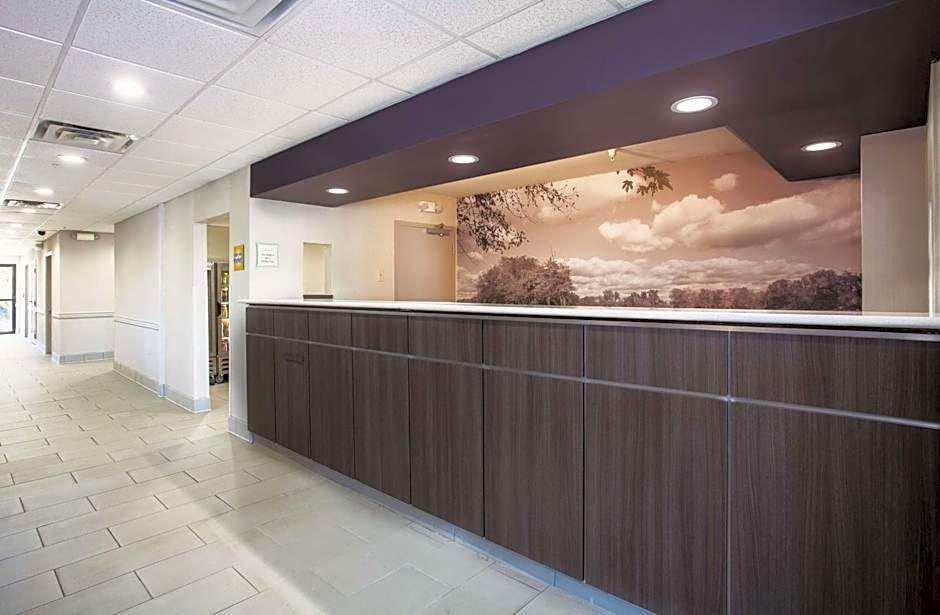 La Quinta Inn & Suites by Wyndham Jackson Airport/Pearl