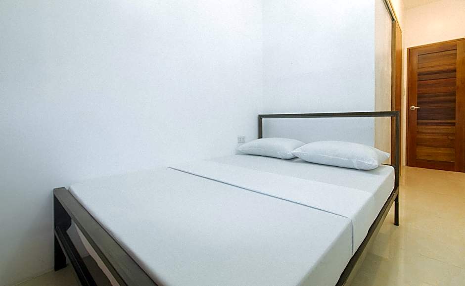Stay Manila Hotel by RedDoorz – Manila, Metro Manila, NY