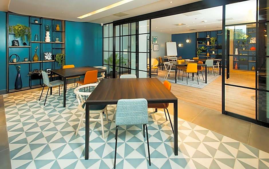 Hampton by Hilton London Park Royal