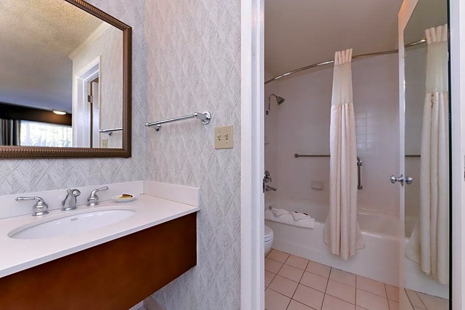 Best Western Plus Black Oak