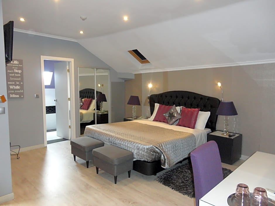 Grande Pensao Residencial Alcobia