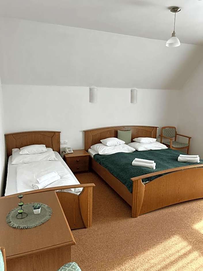 M1 Szekér Csárda Hotel és Étterem