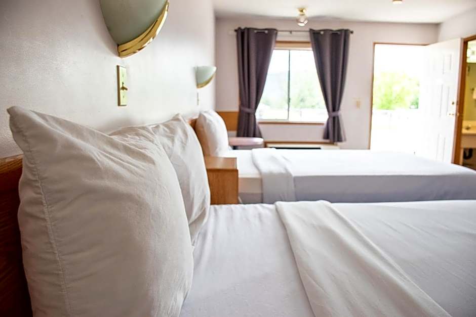 Super 8 by Wyndham Clearwater BC