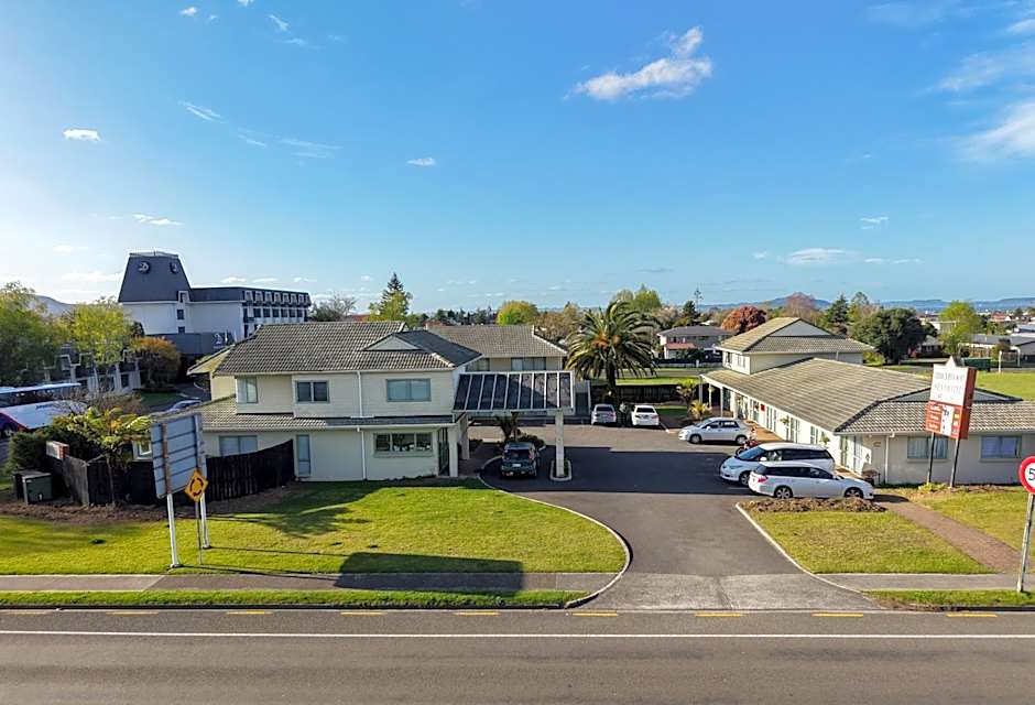 Birchwood Spa Motel