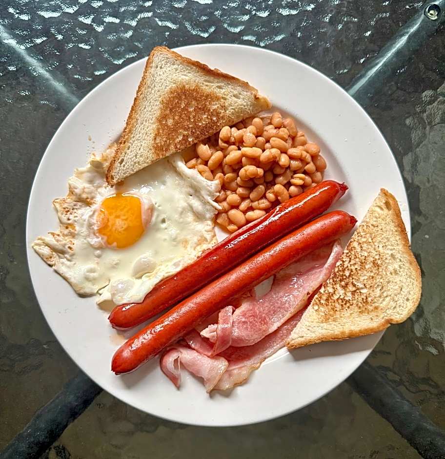 Tiki Taka Hostel & Pub