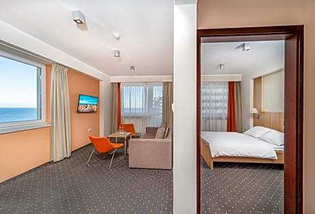 One-Bedroom Apartment with Sea View