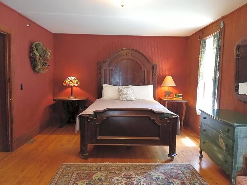 The Woods Inn