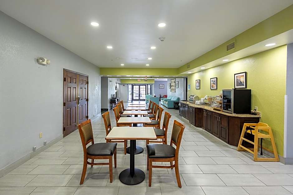 Countryside Inn and Suites