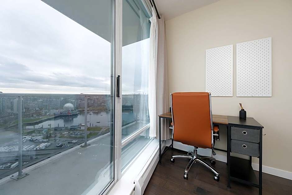 Sub-Penthouse Apartment with Jacuzzi Pool & Sauna