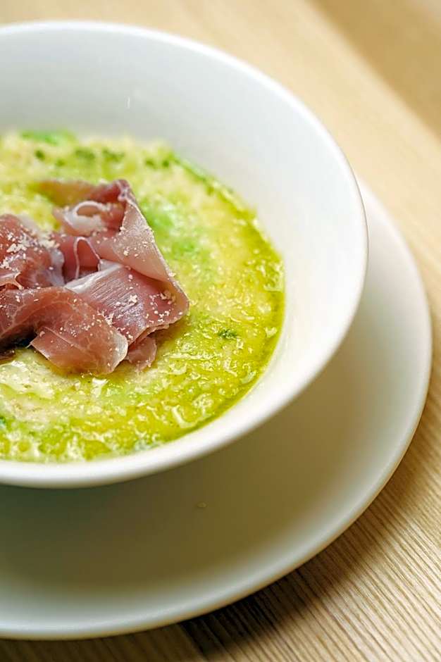 City Park Hotel by CHM