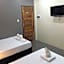 West Gate Hotel