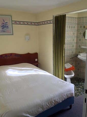 Double Room with Shared Bathroom