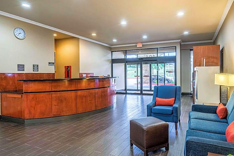 Comfort Suites Near Texas State University