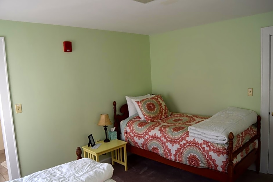 The New Hampshire Mountain Inn