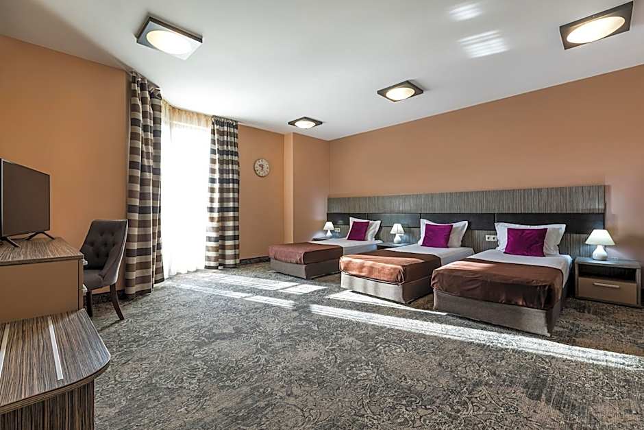 Plaza Hotel Plovdiv - Free Parking