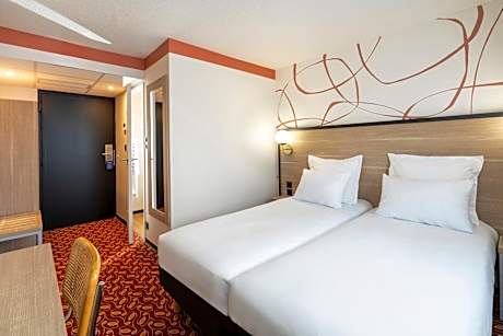 Standard Twin Room - Non-Smoking