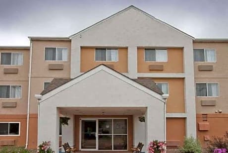 AmericInn by Wyndham Moline Airport Quad Cities