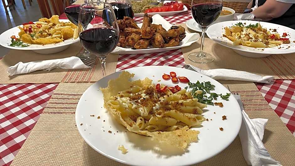 KM 80 Restaurant & Hotel