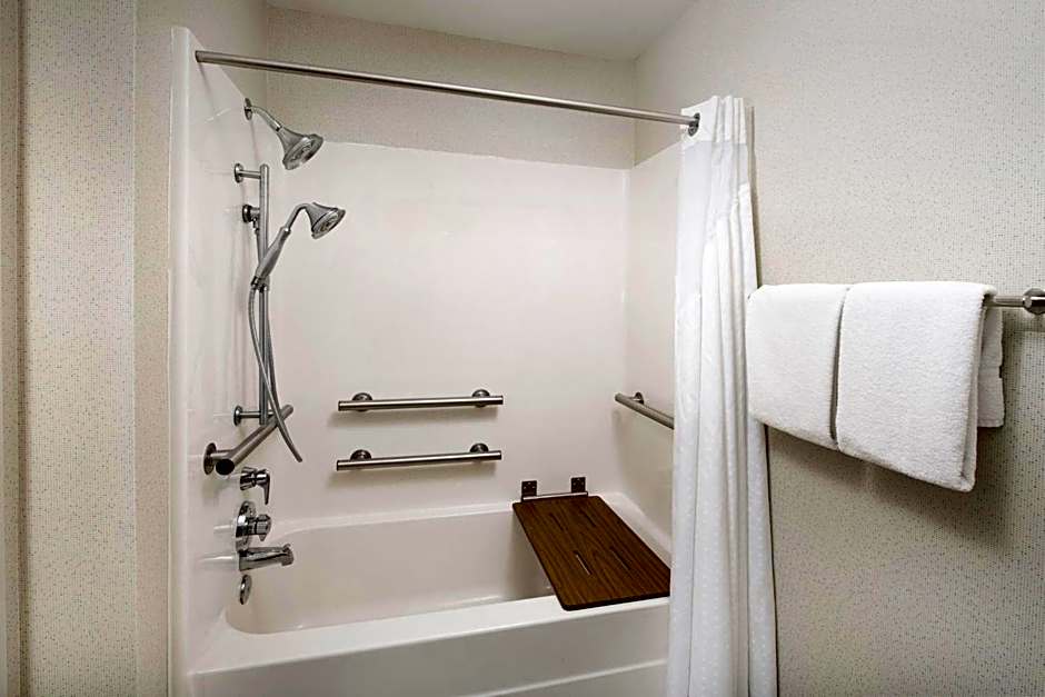 Holiday Inn Express Knoxville-Strawberry Plains By IHG