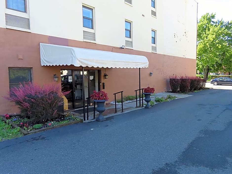 St. Charles Hotel - Hudson