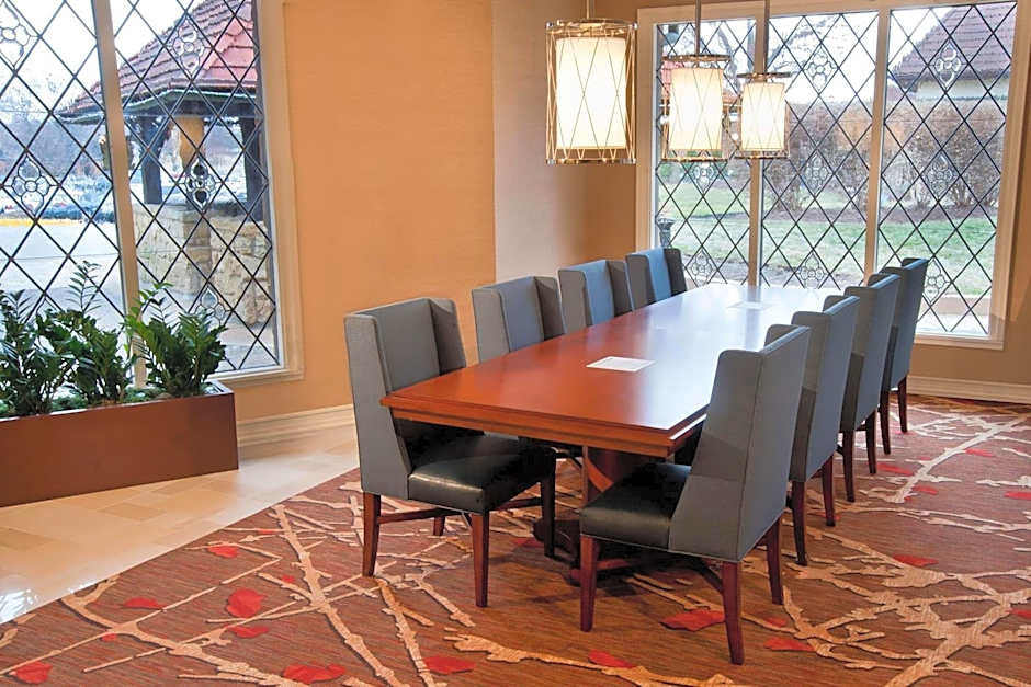 Sheraton Westport Chalet Hotel St. Louis