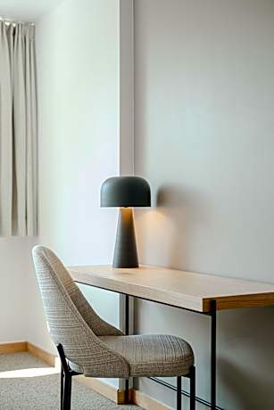 Apartment with Bath and Shower