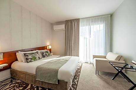 1 Queen Bed, Nonsmoking