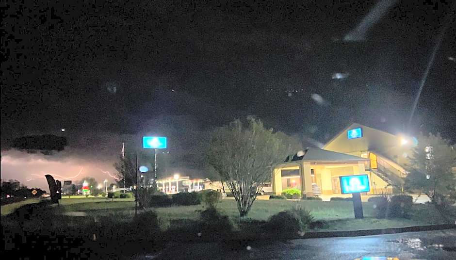 Pinckneyville Inn and Suites