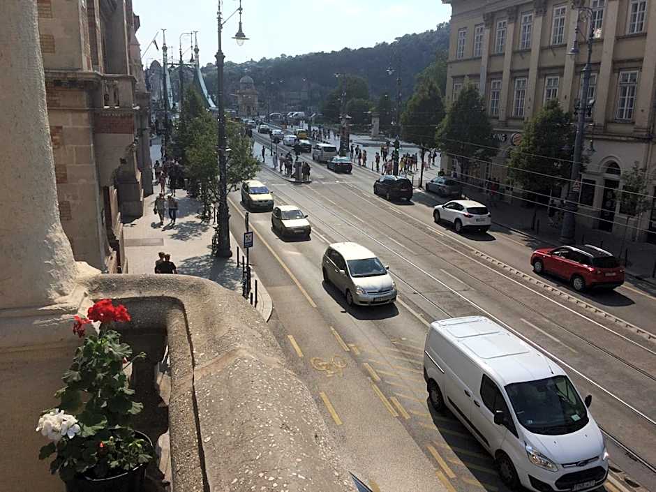 Zen Hostel by Central Market