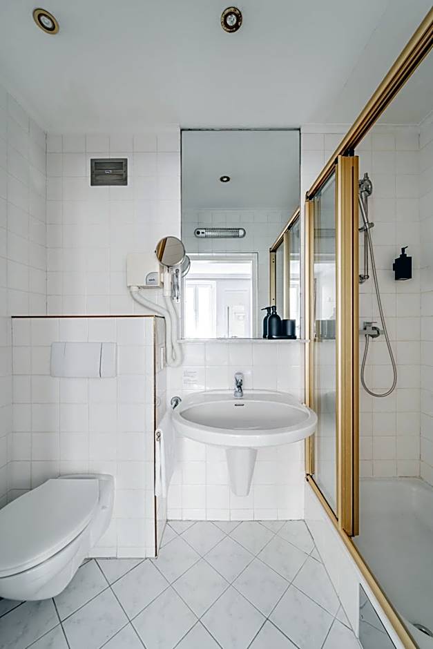 Self-Check-In Hotel Adlon