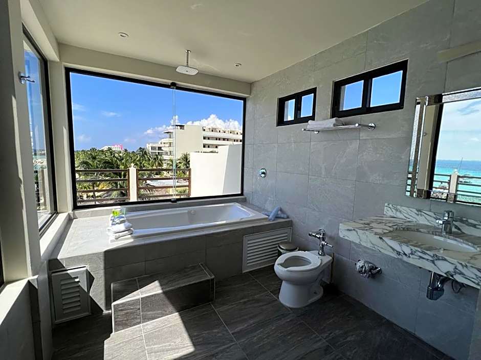 Cuxos Hotel Beachfront