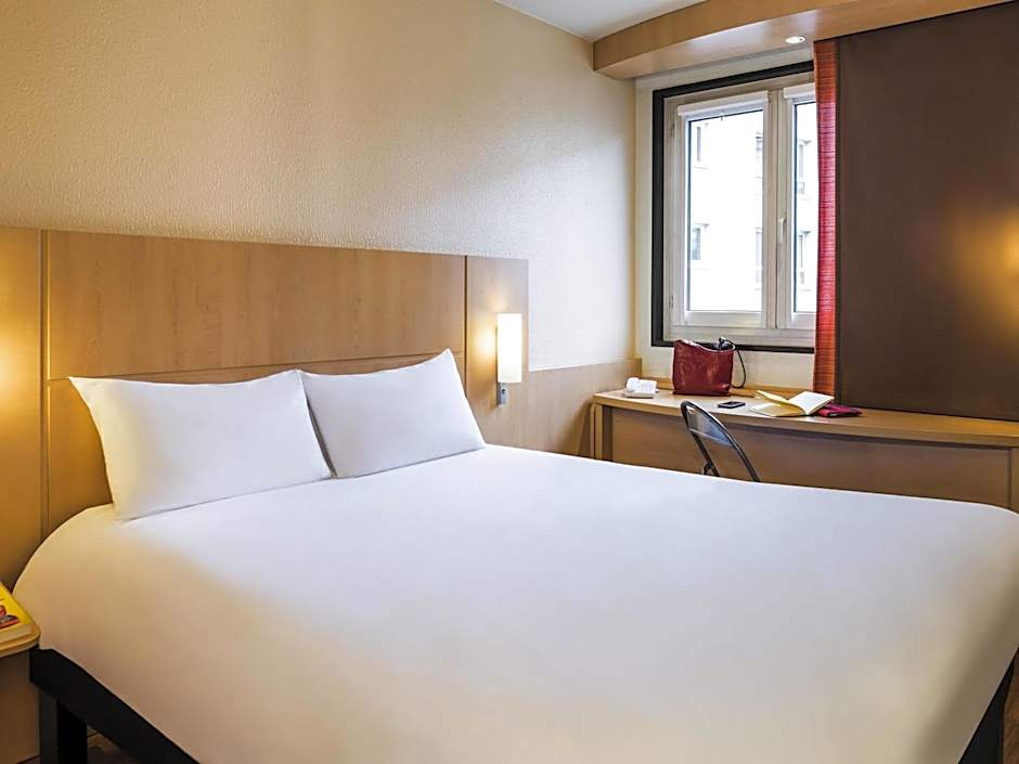 ibis Paris Pont de Suresnes Longchamp