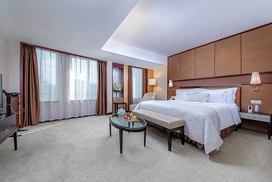 Photo 1 of 4 of Deluxe 1 Queen Bed Suite