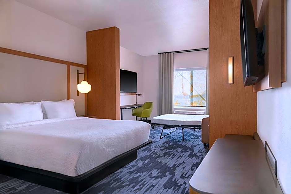 Fairfield by Marriott Inn & Suites Kansas City at The Legends