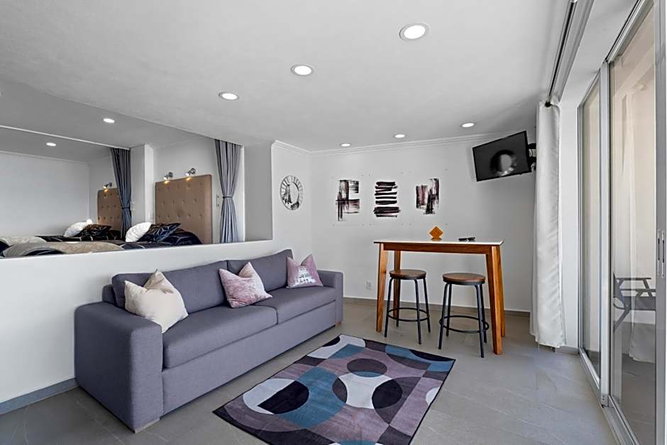 Luxury Condo just steps away from the Beach!