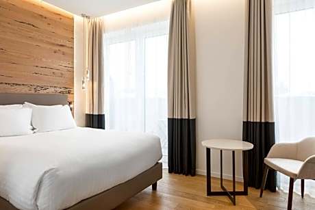 Superior Room with Water View