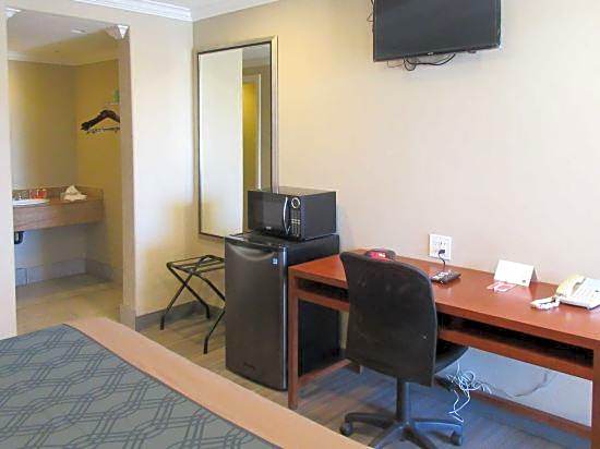 Econo Lodge San Bernardino I-215