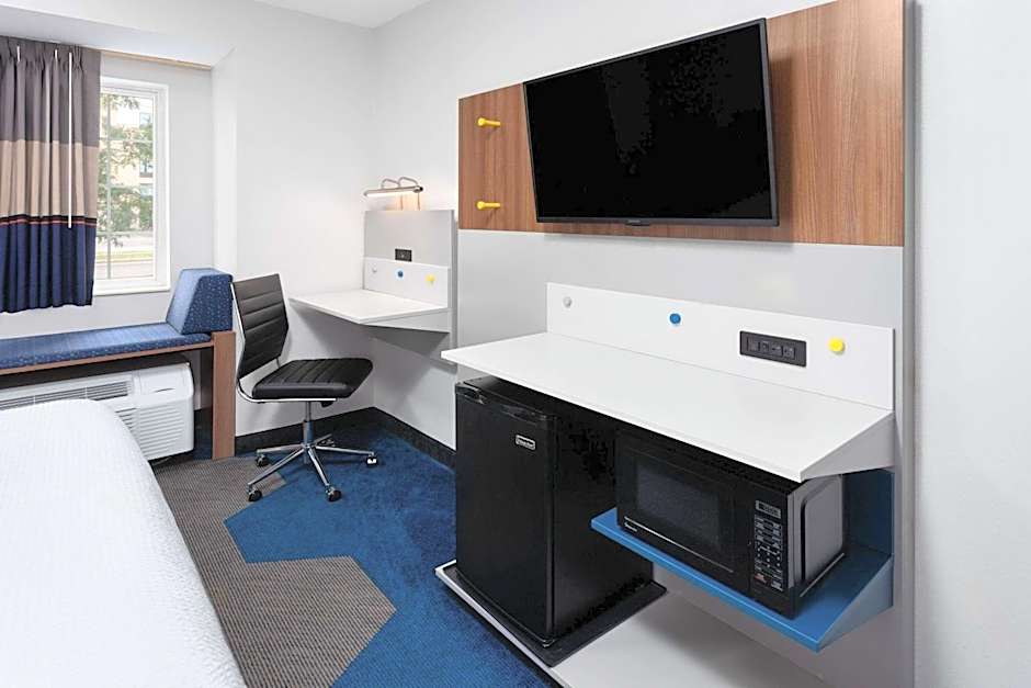 Microtel Inn & Suites by Wyndham Janesville