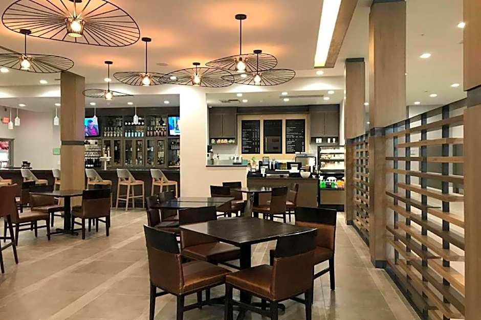 The Center Hotel Grand Rapids Airport
