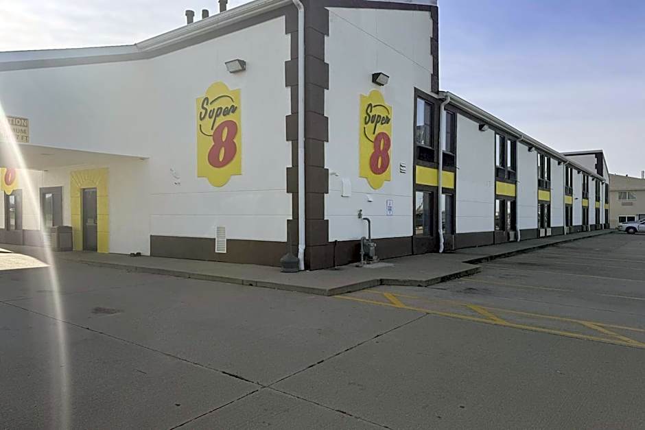 Super 8 by Wyndham Lincoln