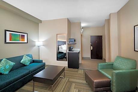 Queen Suite with Two Queen Beds and Sofa Bed