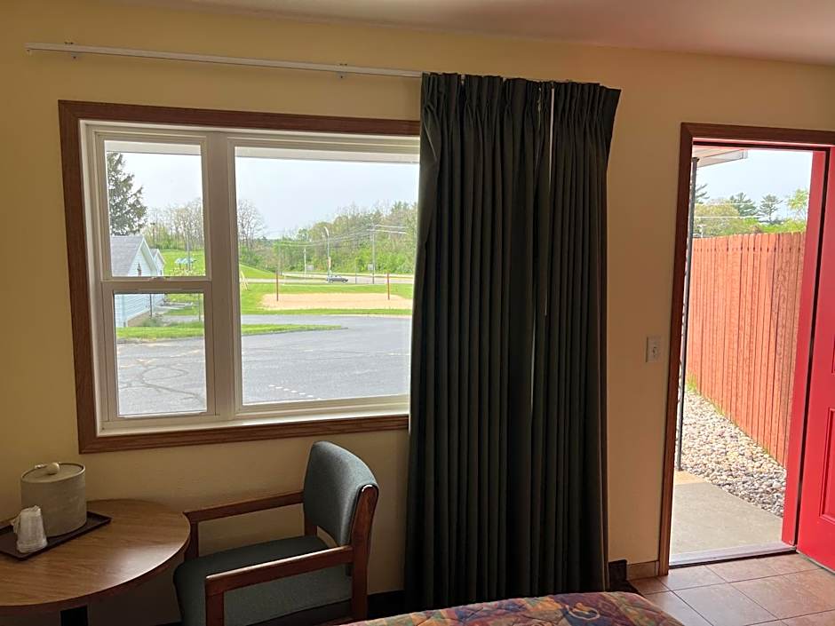 All Star Inn & Suites