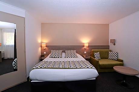 Comfort Queen Room