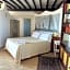 Piccadilly Penthouse with Jacuzzi