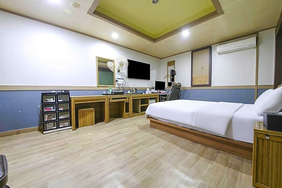 K.S Hotel