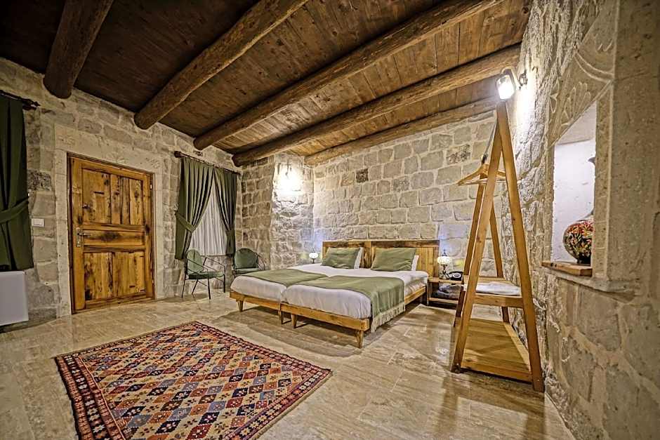 Vigneron Cave Hotel