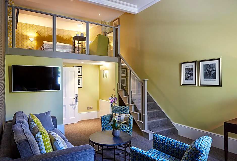 54 Queen's Gate Hotel