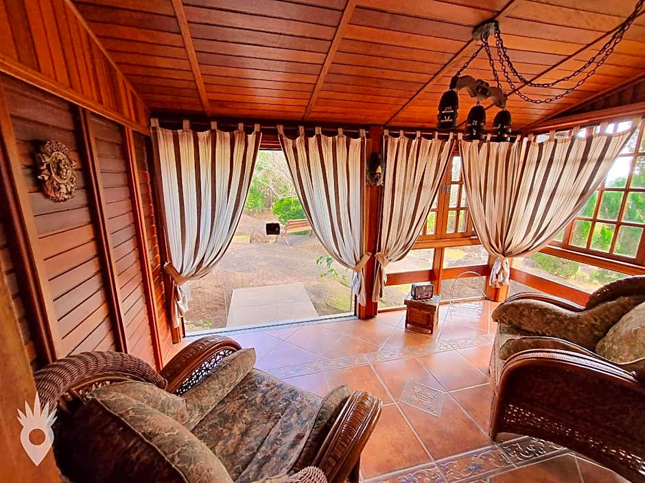 European House with Fireplace & Pool in Indaiatuba